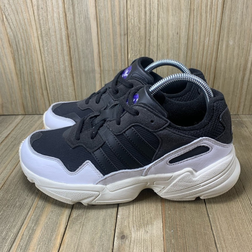 Adidas Yung 96 Athletic Shoes Black/White Women’s Size 7 Men’s Size 5.5